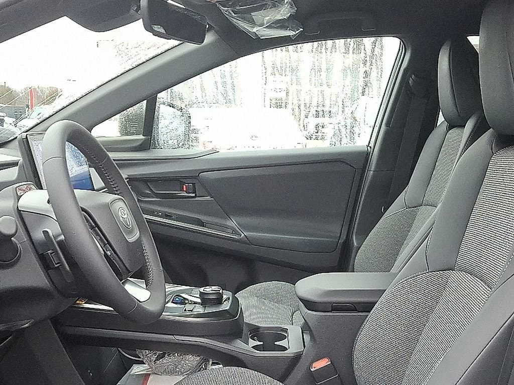 2026 Toyota bZ XLE - Photo 8