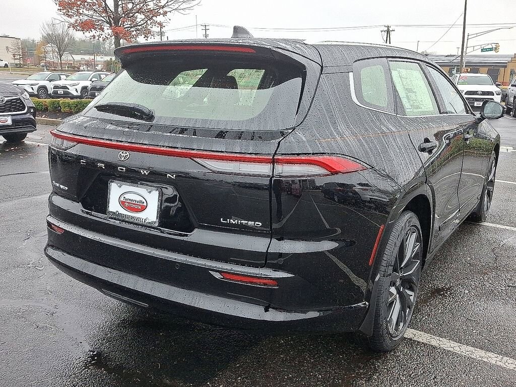 New 2025 Toyota Crown Signia Limited LIMITED