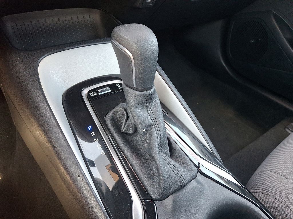 2025 Toyota Corolla SE - Photo 15