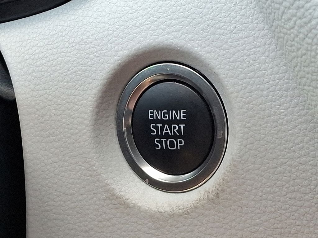 2025 Toyota Corolla SE - Photo 24