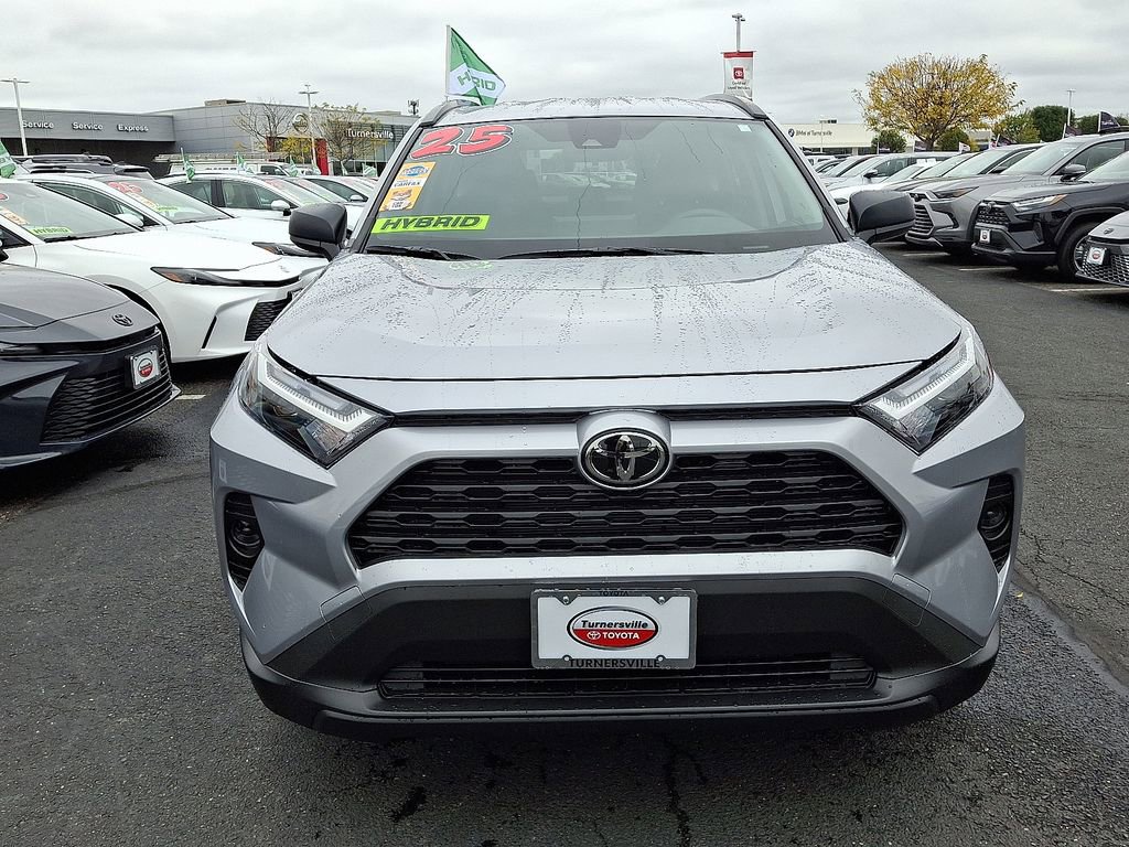 2025 Toyota RAV4 Hybrid LE photo 2