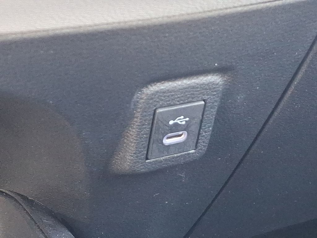 2025 Toyota Corolla SE - Photo 25