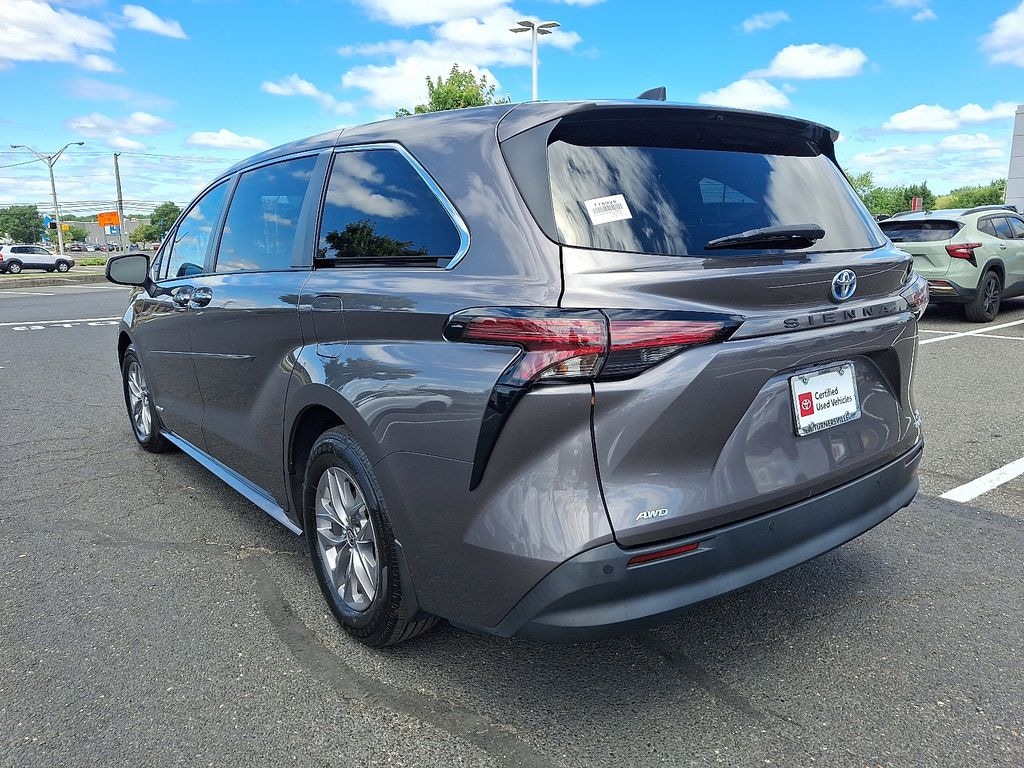 Certified 2021 Toyota Sienna XLE Van