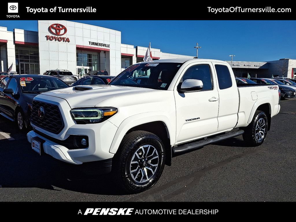 2021 Toyota Tacoma TRD Sport's photo