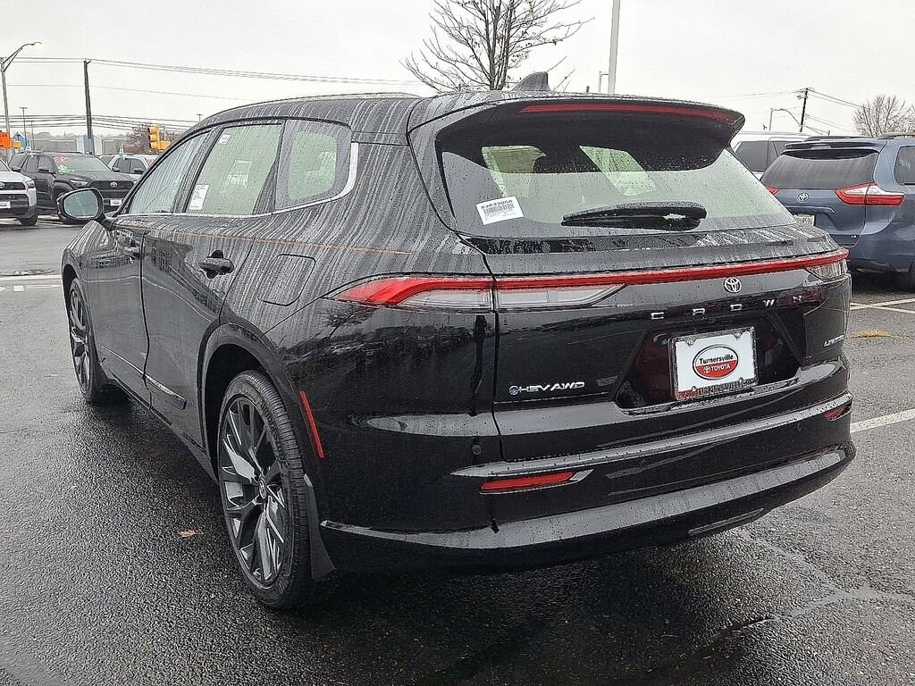 New 2025 Toyota Crown Signia Limited LIMITED