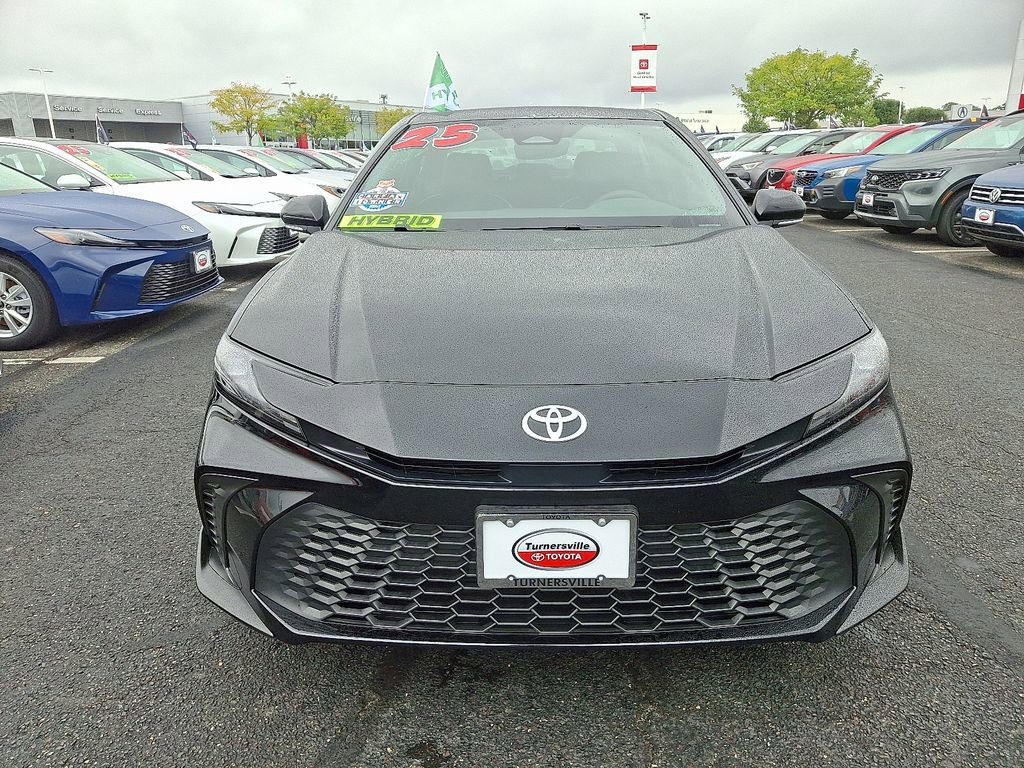 2025 Toyota Camry SE photo 2