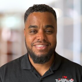 Staff member Ozzie Perez from ID_08702b3c6593