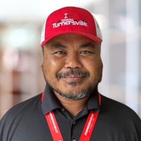 Staff member Sevin Chan from ID_d81210