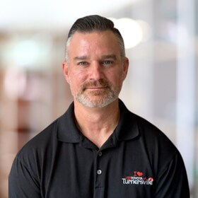 Staff member Michael Kapelus from ID_87611c1642c3