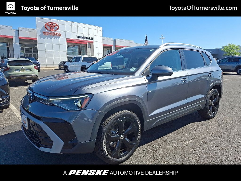 2025 Volkswagen Taos 1.5T SEL 4Motion's photo
