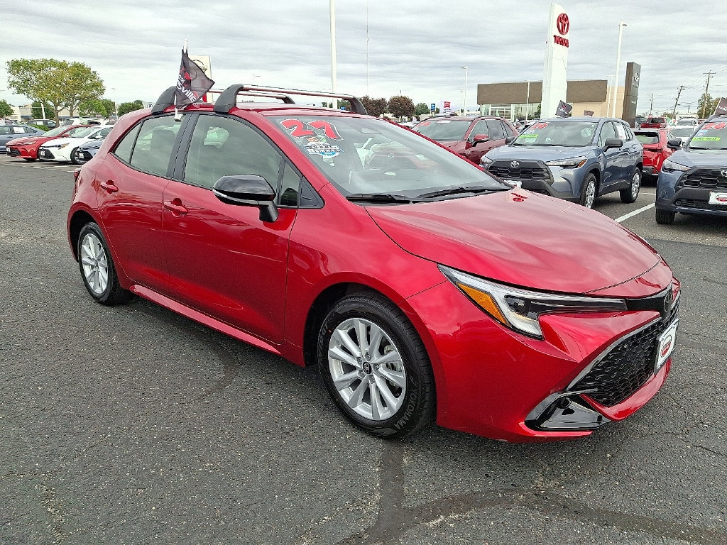 Used 2027 Toyota Corolla Hatchback SE Hatchback