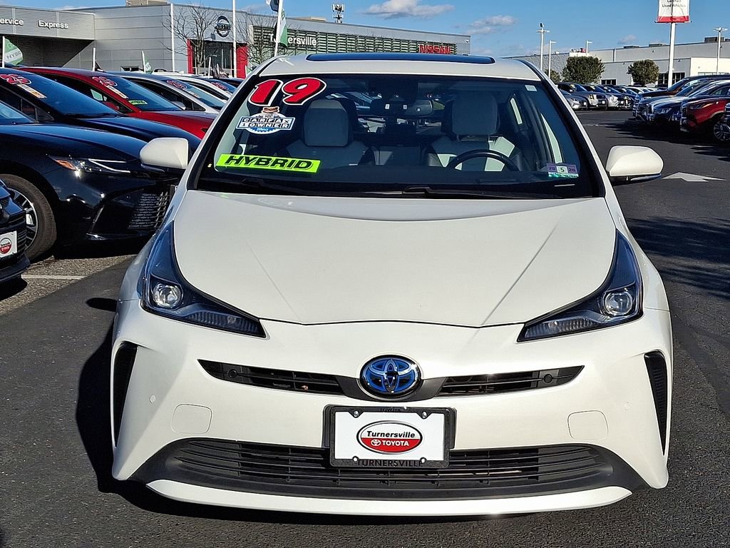 2019 Toyota Prius XLE photo 2