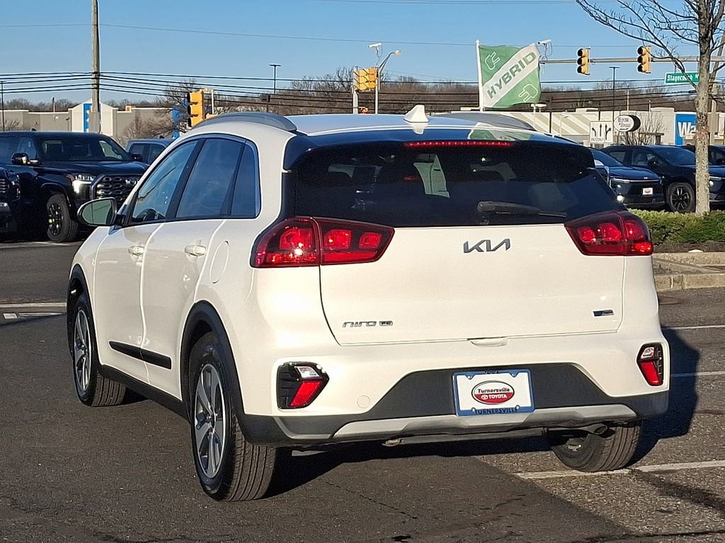 Used 2022 Kia Niro LX SUV