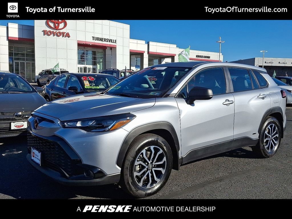 2024 Toyota Corolla Cross S's photo