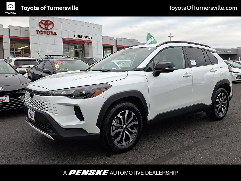 2026 Toyota Corolla Cross SE's photo