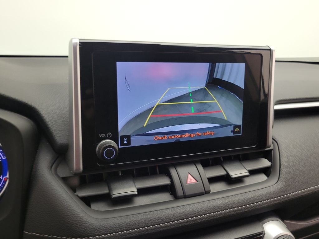 2025 Toyota RAV4 XLE - Photo 37