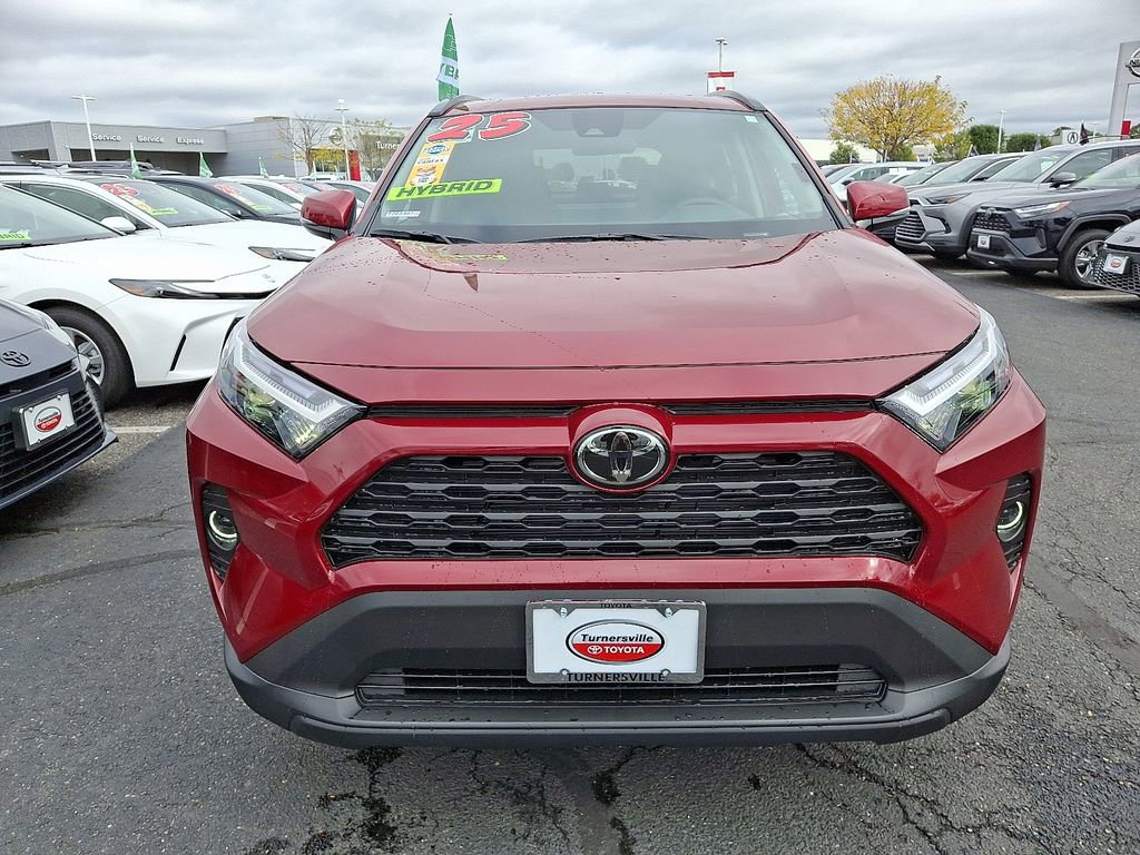 2025 Toyota RAV4 Hybrid XLE photo 2