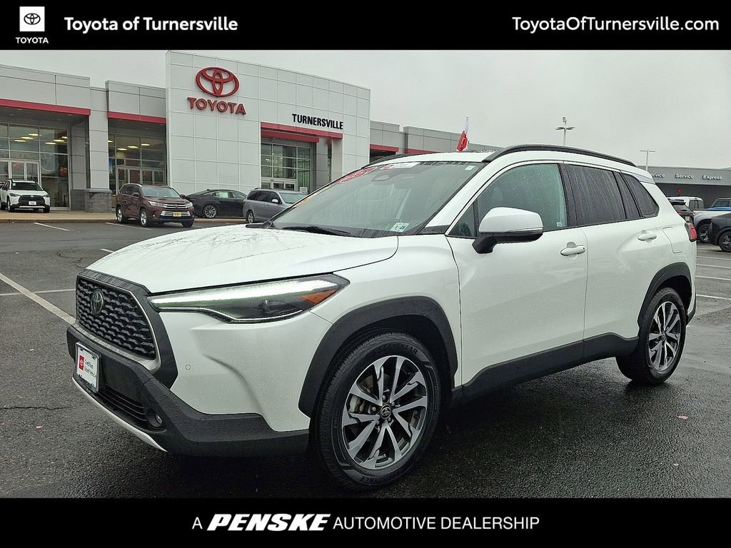2023 Toyota Corolla Cross XLE's photo