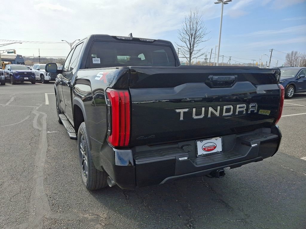New 2025 Toyota Tundra SR5 SR5 CREWMAX 5.5