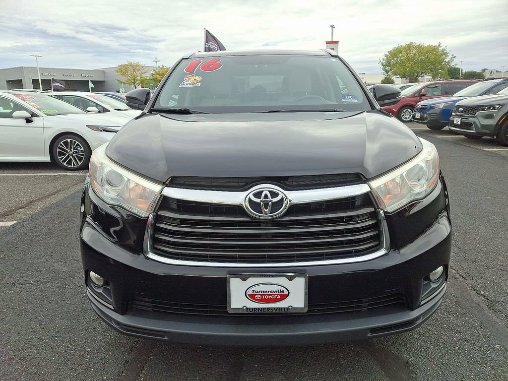 2016 Toyota Highlander XLE photo 2