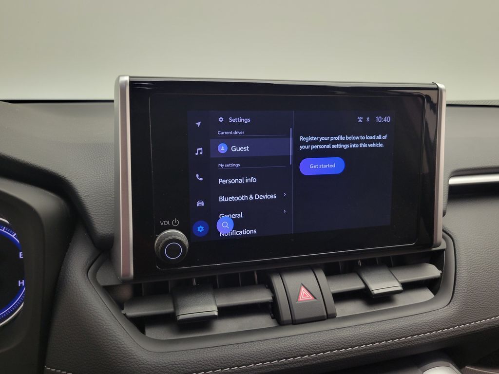 2025 Toyota RAV4 XLE - Photo 40
