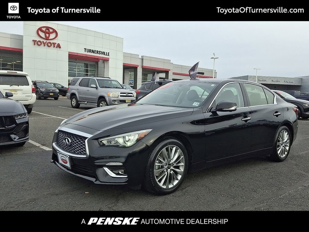 2023 INFINITI Q50 LUXE