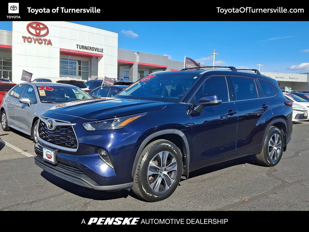 2022 Toyota Highlander XLE's photo