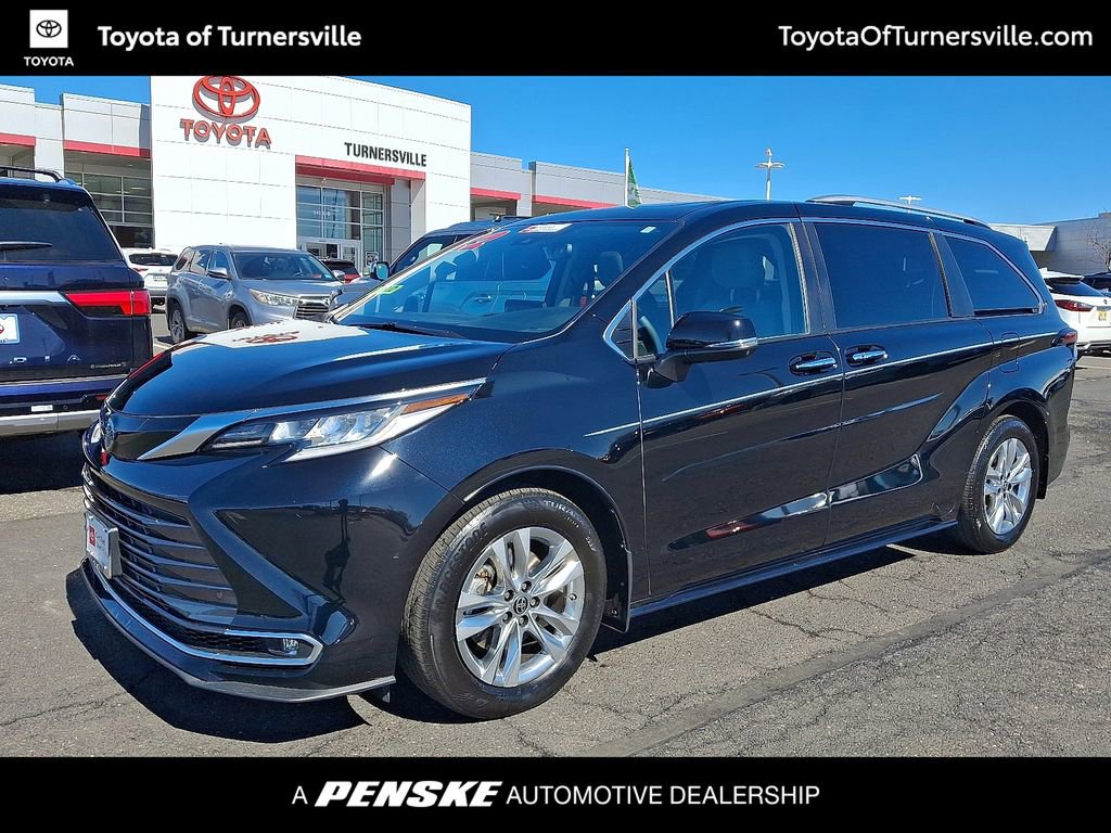 2022 Toyota Sienna Van Passenger Van 