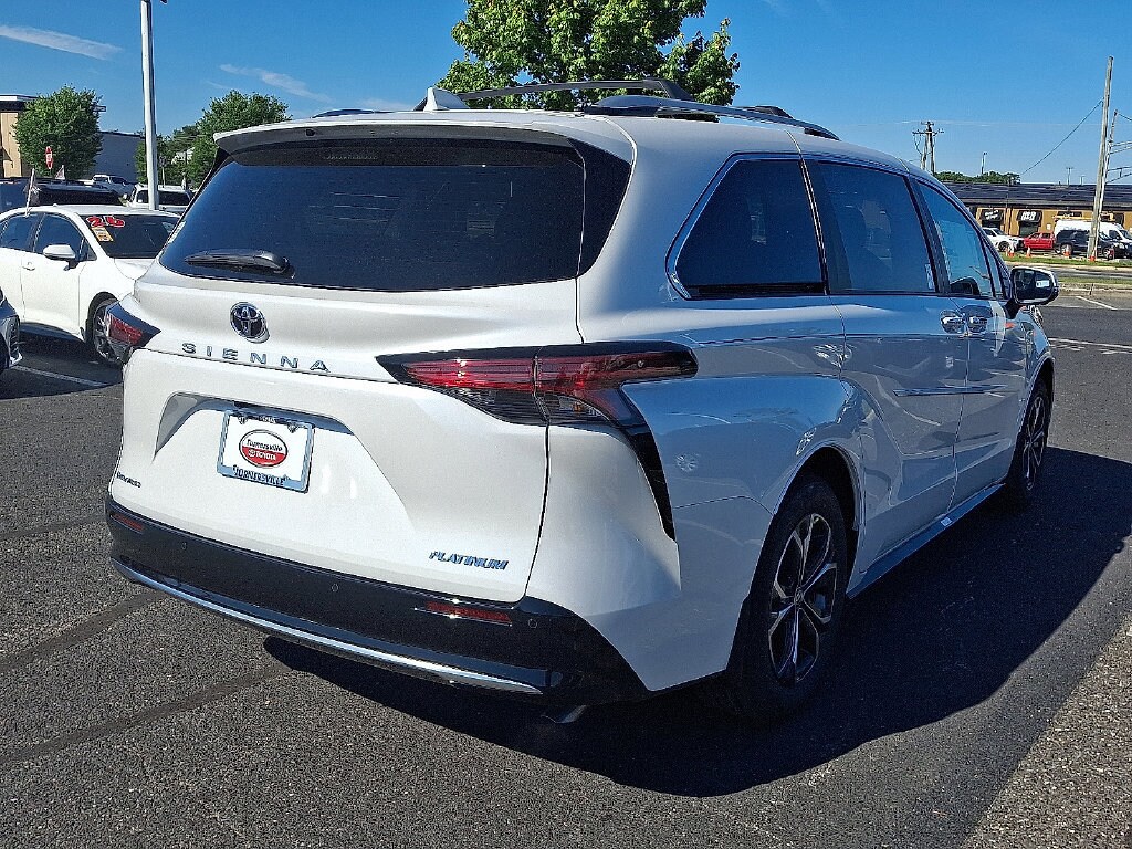 New 2026 Toyota Sienna Platinum 7 PASSENGER