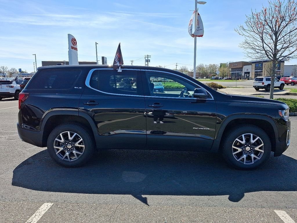 2023 GMC Acadia SLE - Photo 7