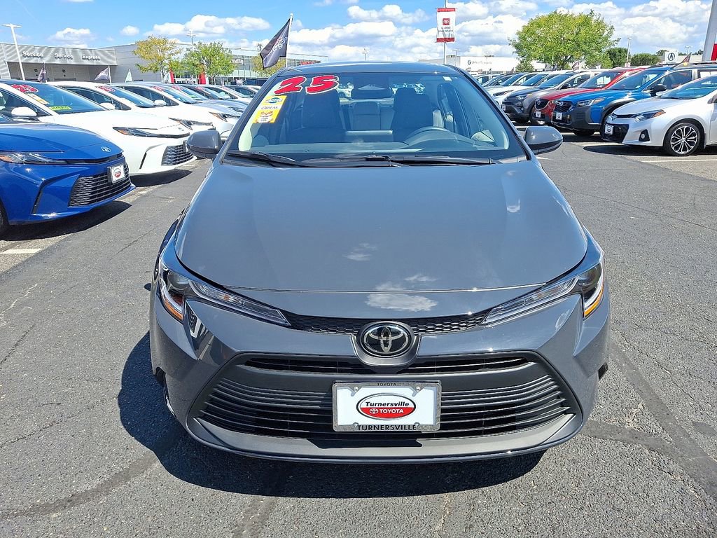 2025 Toyota Corolla LE photo 2