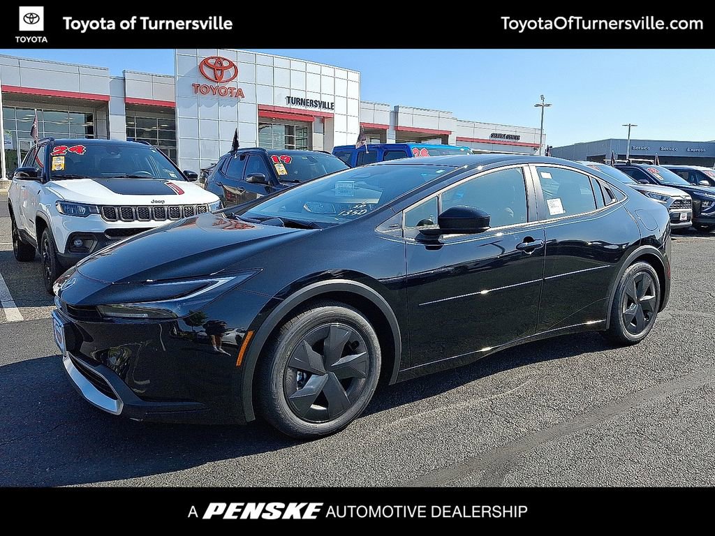 2026 Toyota Prius SE's photo