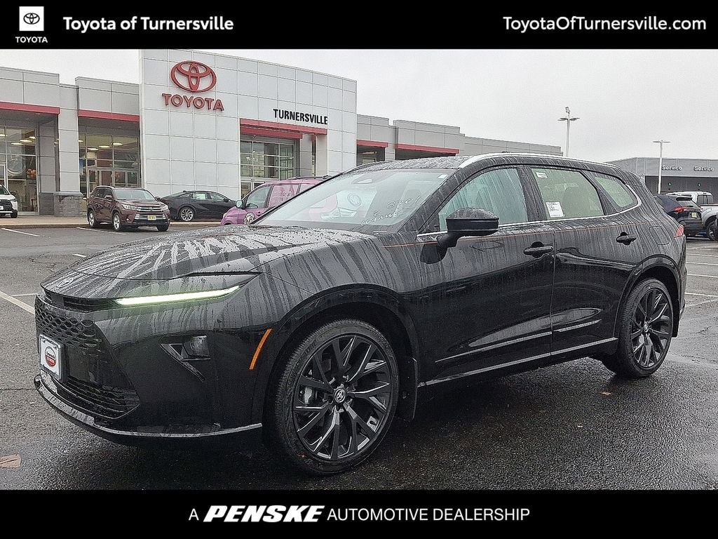 New 2025 Toyota Crown Signia Limited LIMITED