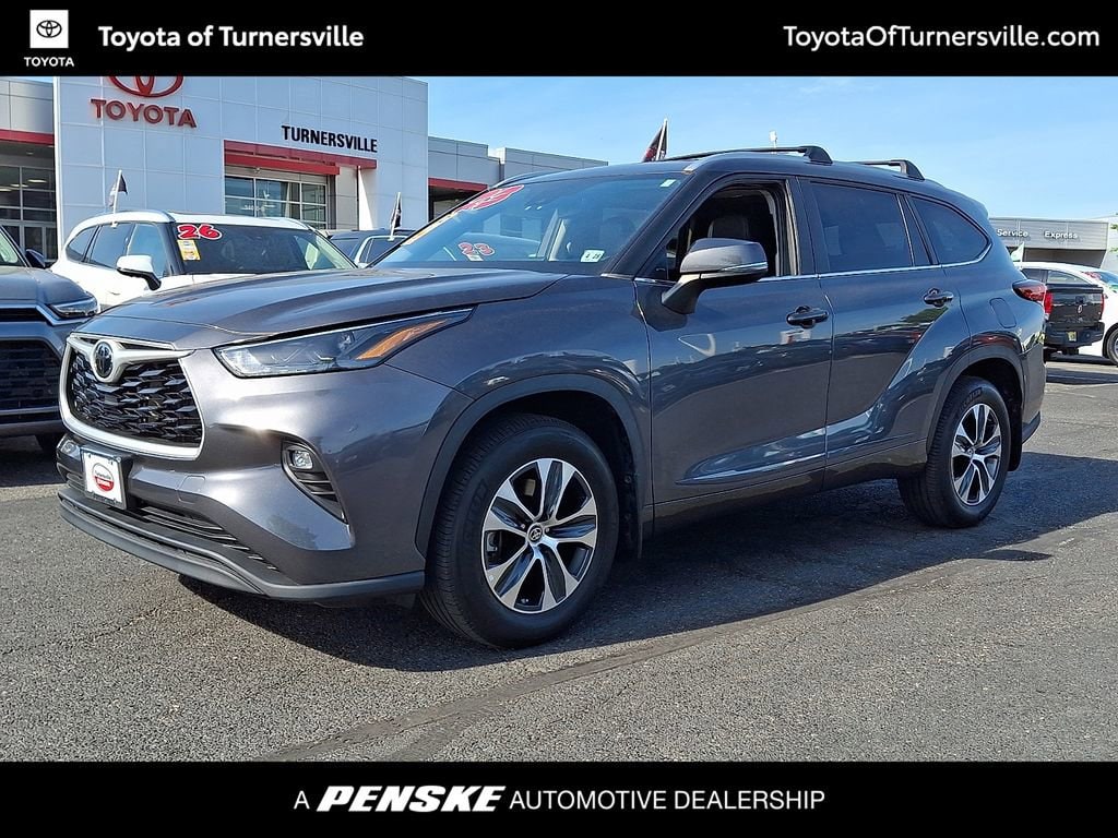 Used 2023 Toyota Highlander XLE SUV