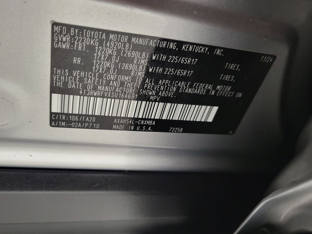 2025 Toyota RAV4 XLE - Photo 45