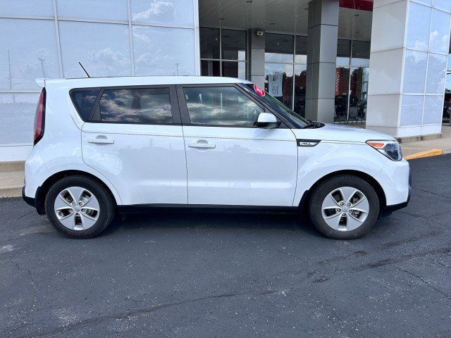 Used 2015 Kia Soul Base with VIN KNDJN2A23F7230942 for sale in Warsaw, IN