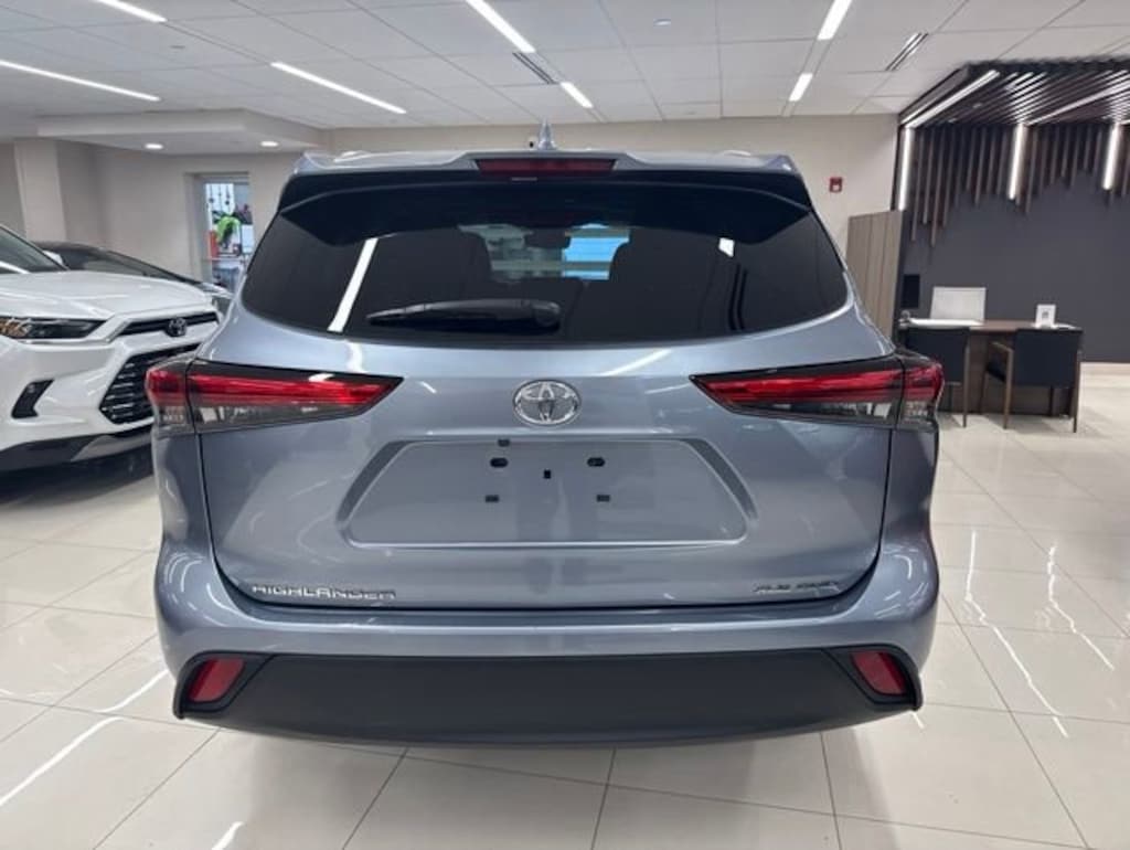 Used 2023 Toyota Highlander XLE SUV