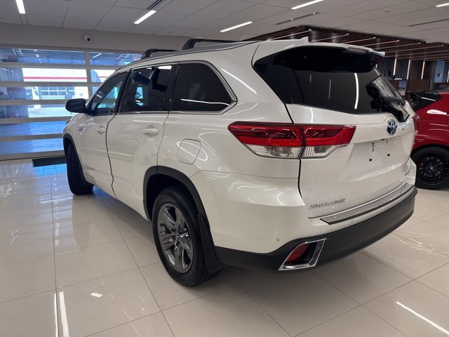 2019 Toyota Highlander Hybrid Limited Platinum Sport photo 3