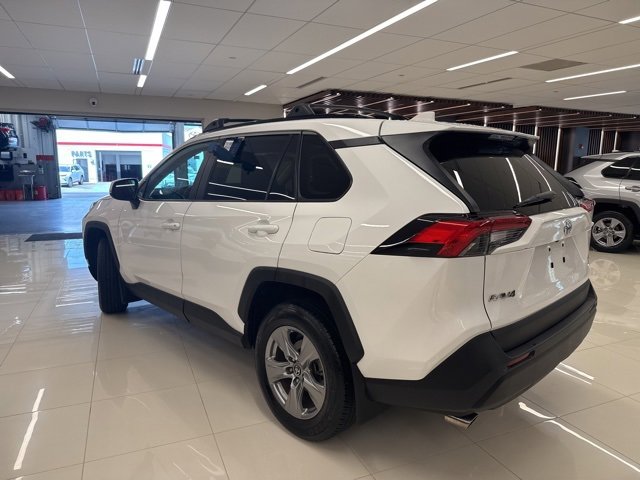 2022 Toyota RAV4 XLE photo 2