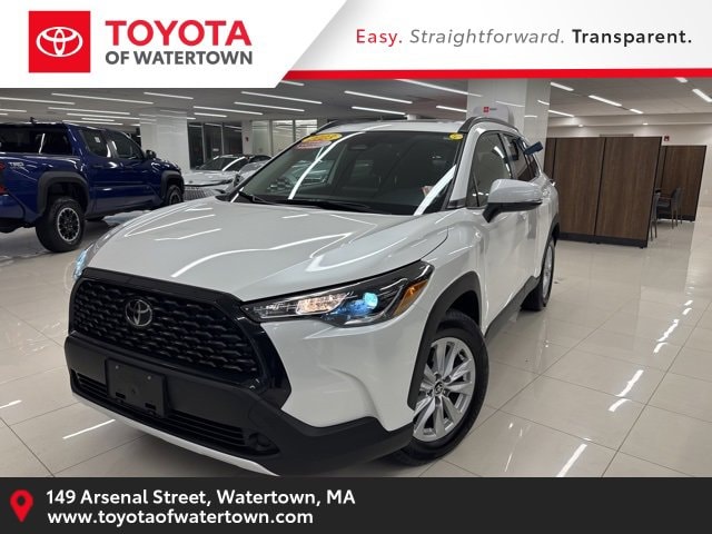 2023 Toyota Corolla Cross LE's photo