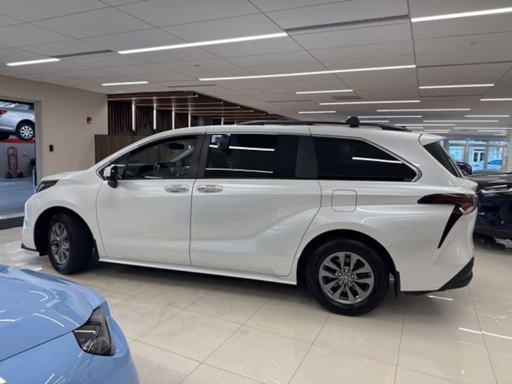 Certified 2023 Toyota Sienna XLE 7 Passenger Van Passenger Van
