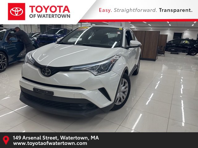 2019 Toyota C-HR LE's photo