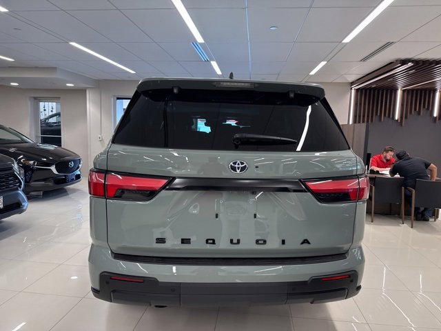 2024 Toyota Sequoia SR5 photo 4