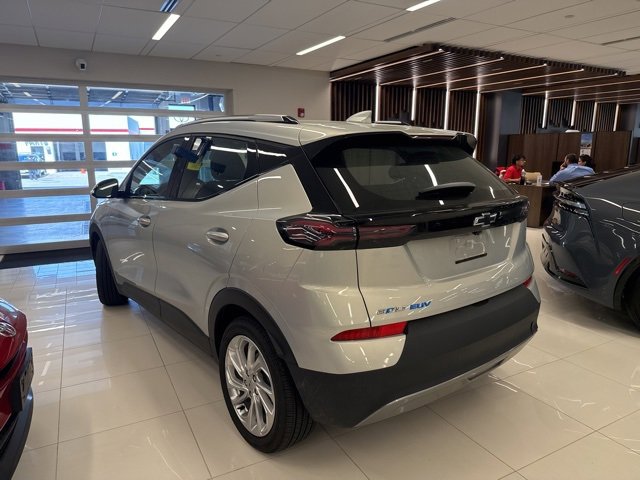 Used 2022 Chevrolet Bolt EUV LT with VIN 1G1FY6S08N4113321 for sale in Watertown, MA
