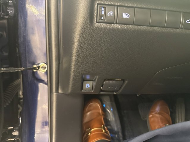 2021 Toyota RAV4 XSE - Photo 23