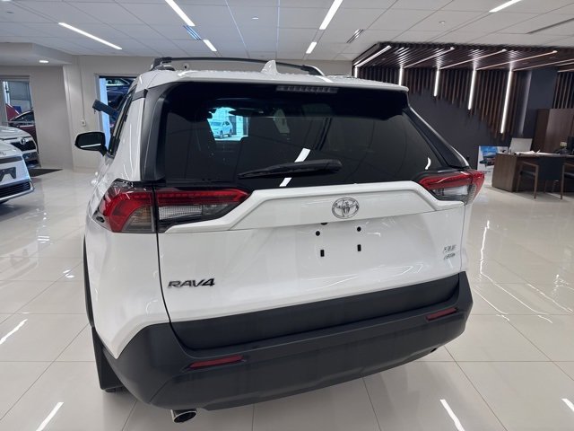 2022 Toyota RAV4 XLE photo 3