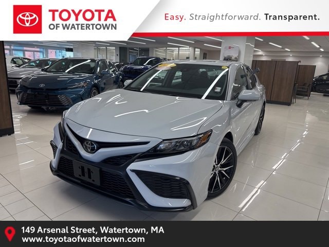 2024 Toyota Camry SE's photo