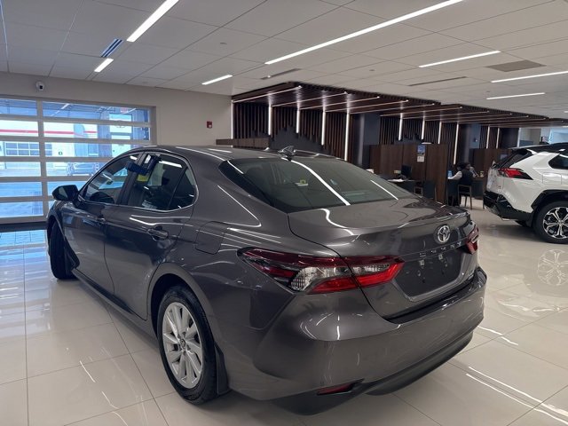 2023 Toyota Camry LE photo 3