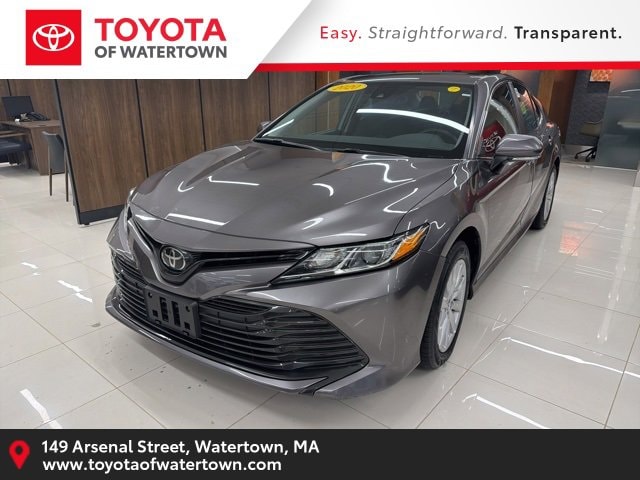 2020 Toyota Camry LE's photo