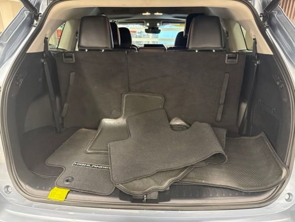 Used 2023 Toyota Highlander XLE SUV
